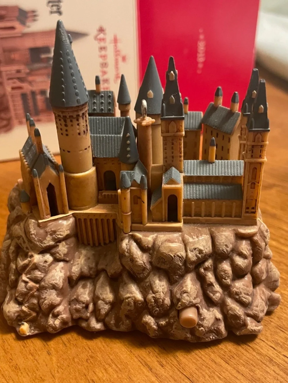 Hallmark Keepsake 2013 Harry Potter Hogwarts Castle Musical Ornament